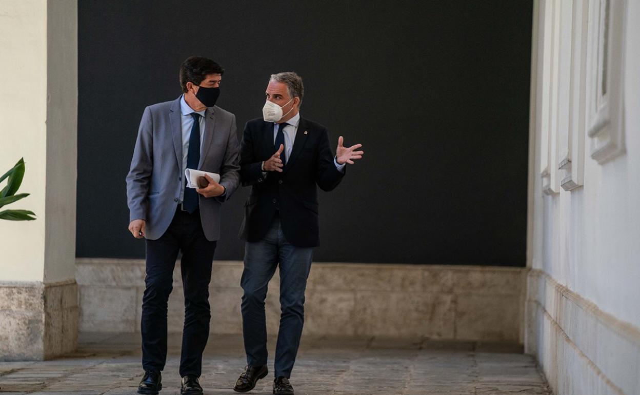 El vicepresidente de la Junta, Juan Marín, y el consejero de Presidencia, Elías Bendodo.