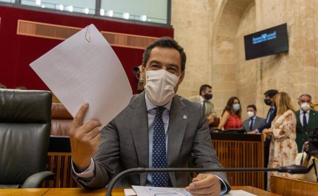 Moreno dice que, pese al repunte de contagios, las hospitalizaciones en Andalucía están «en tendencia descendente»