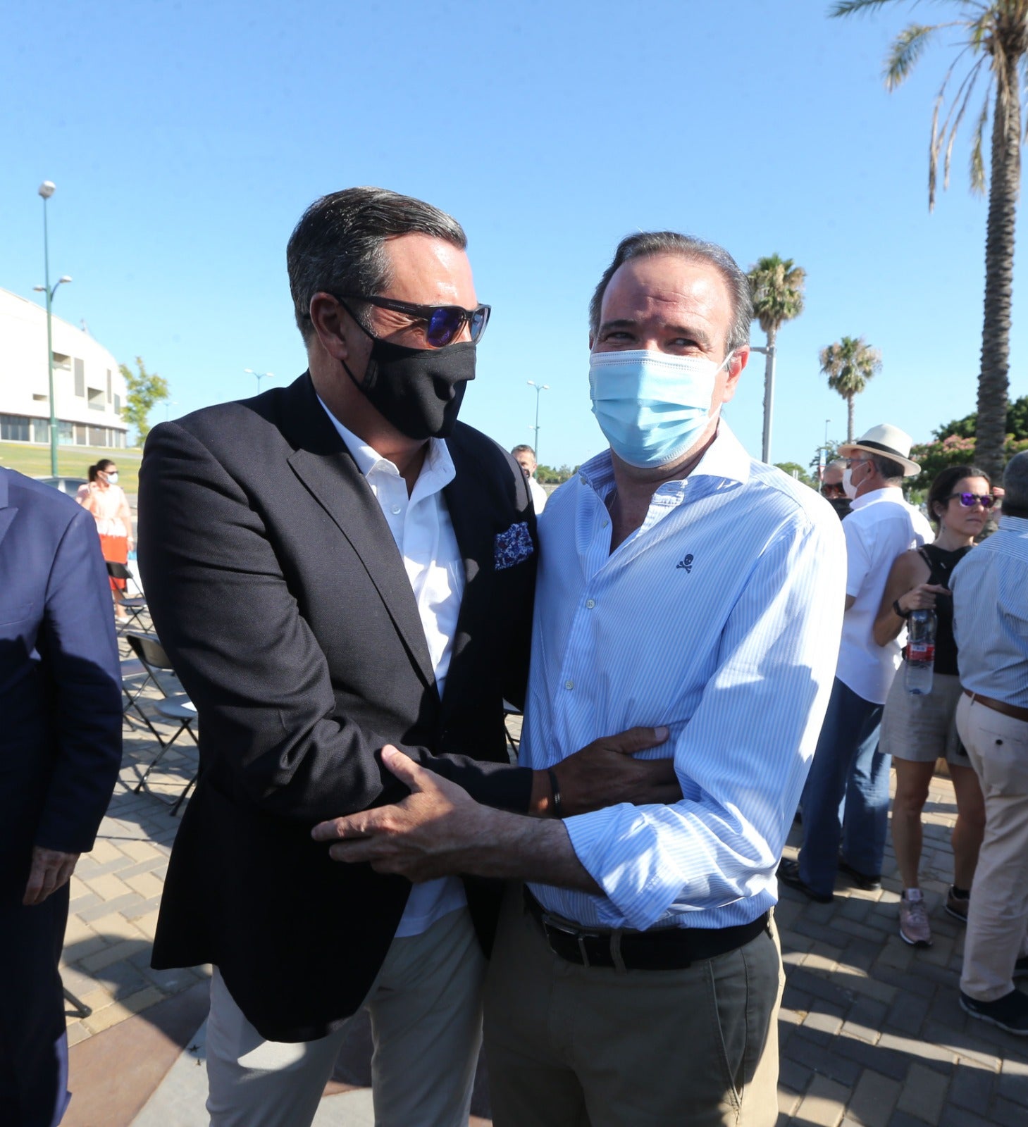 El árbitro internacional descubrió una estrella con su nombre en el Paseo de las Estrellas junto al Carpena