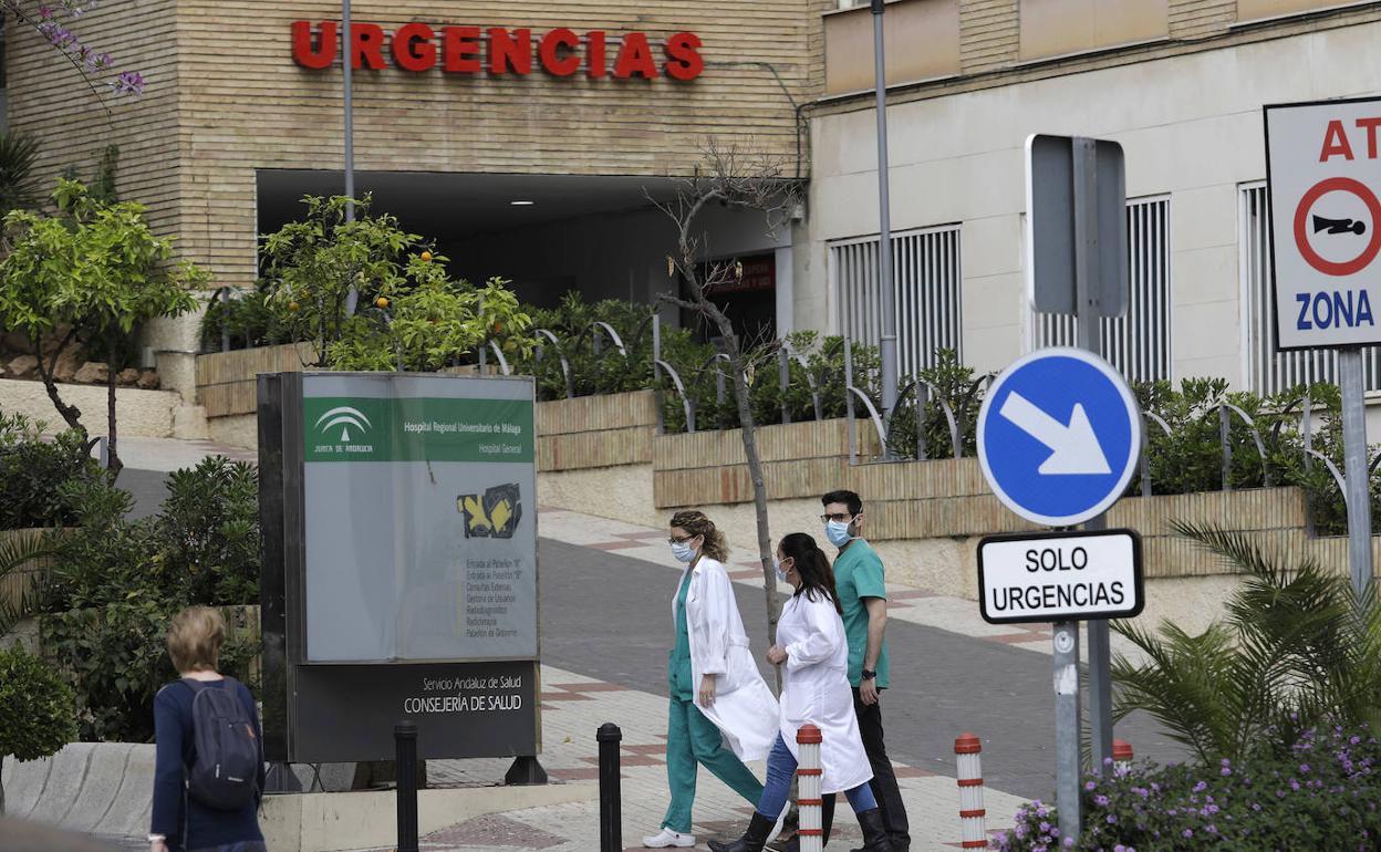 Exterior del Hospital Regional de Málaga. 