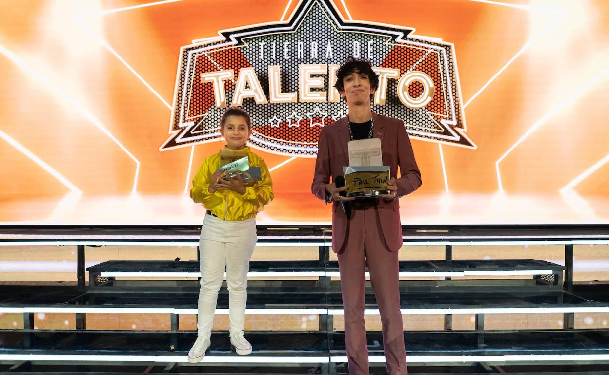 La chelista Andrea Beltrán y el cantante Pau Thin, vencedores de la cuarta edición de 'Tierra de talento'. sur