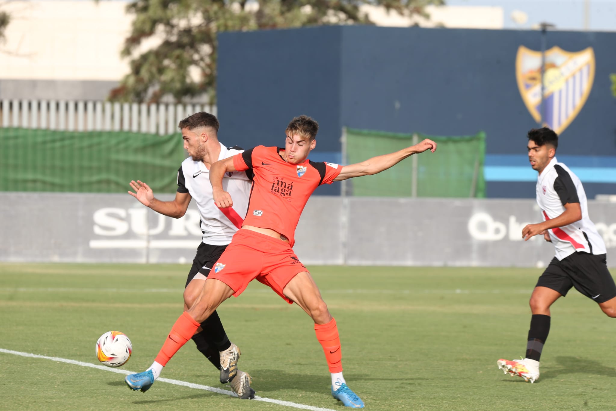 El choque se ha disputado en el campo de la Federación