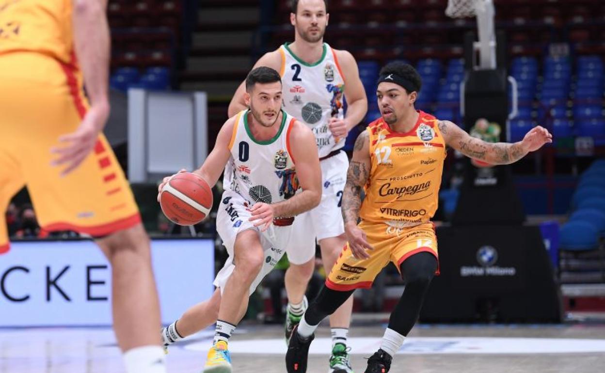 Marco Spissu, en un partido entre el Sassari en la Champions League.