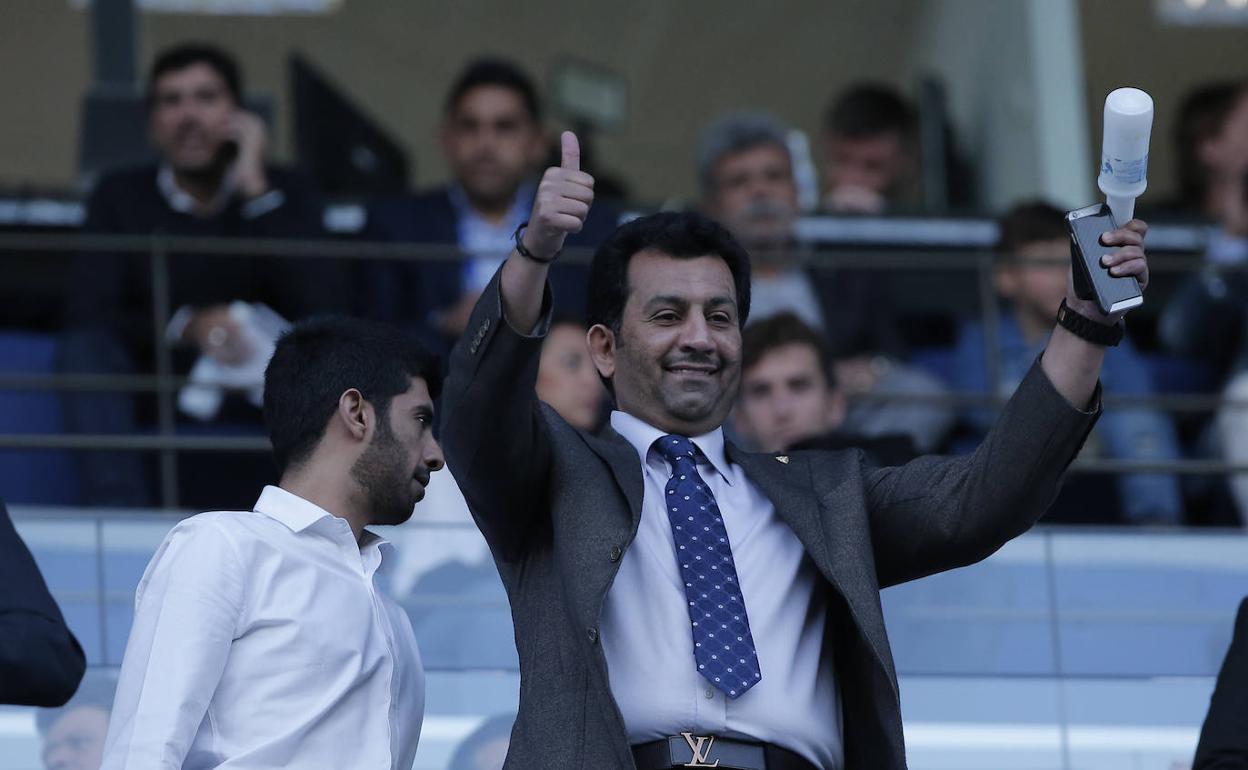 Abdullah Al-Thani, en el palco de La Rosaleda. 