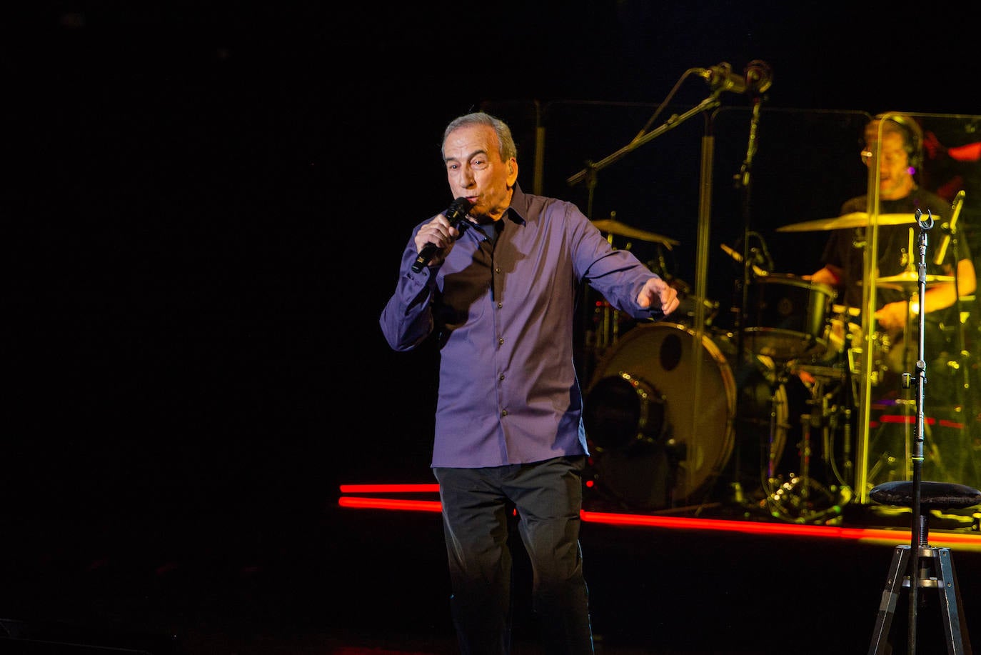 El cantautor hizo un repaso por los mejores temas de su trayectoria musical en 'Baladas para una despedida'.