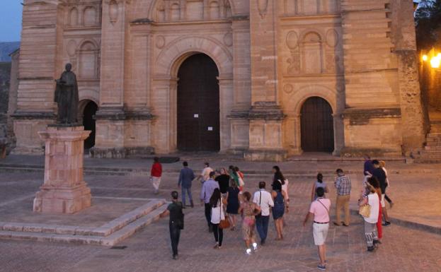 Visita guiada a la Real Colegiata de Antequera. 