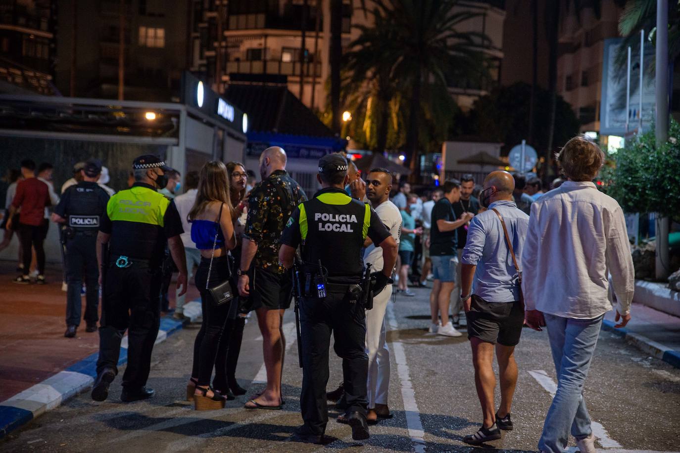 Se levantaron cerca de una quincena de actas por infracción de la medida y se cerró un establecimiento por no respetar el límite horario en el distrito de Las Chapas 