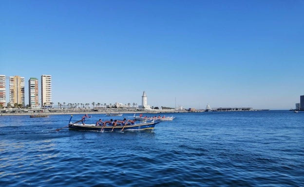 Una de las regatas celebradas este sábado entre el Muelle 1 y el Muelle 2 del Puerto de Málaga. 