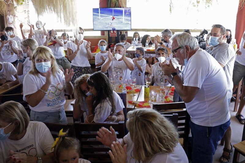 Familiares y amigos de Damián Quintero, juntos para apoyar al karateca. 