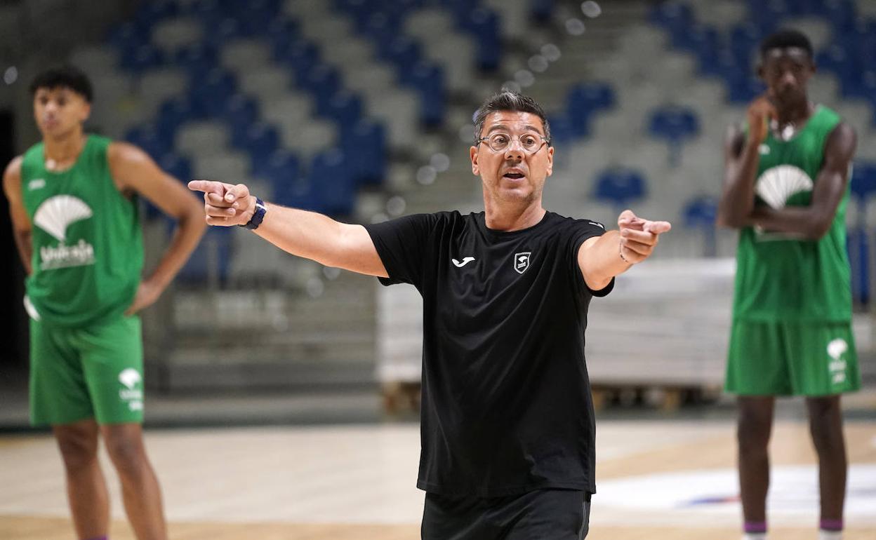 Fotis Katsikaris, en un entrenamiento reciente del Unicaja. 