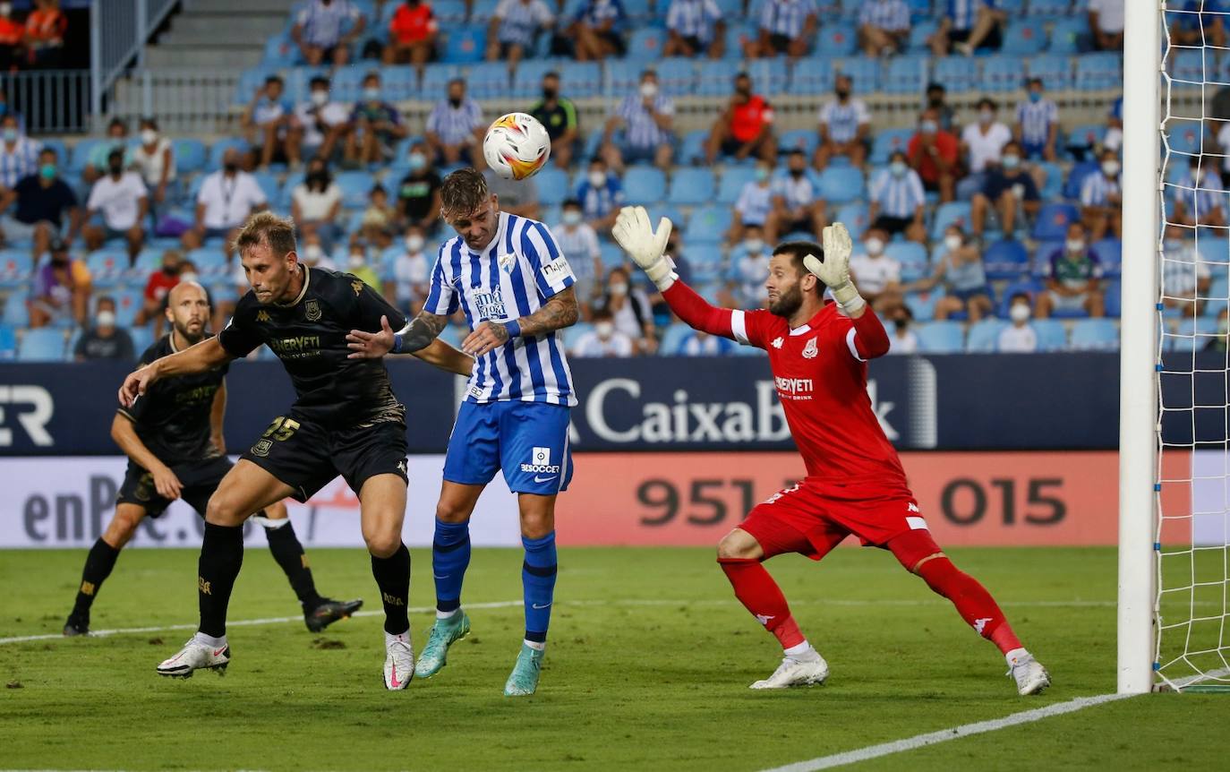 Pese a las restricciones por el covid, hubo buen ambiente en La Rosaleda 