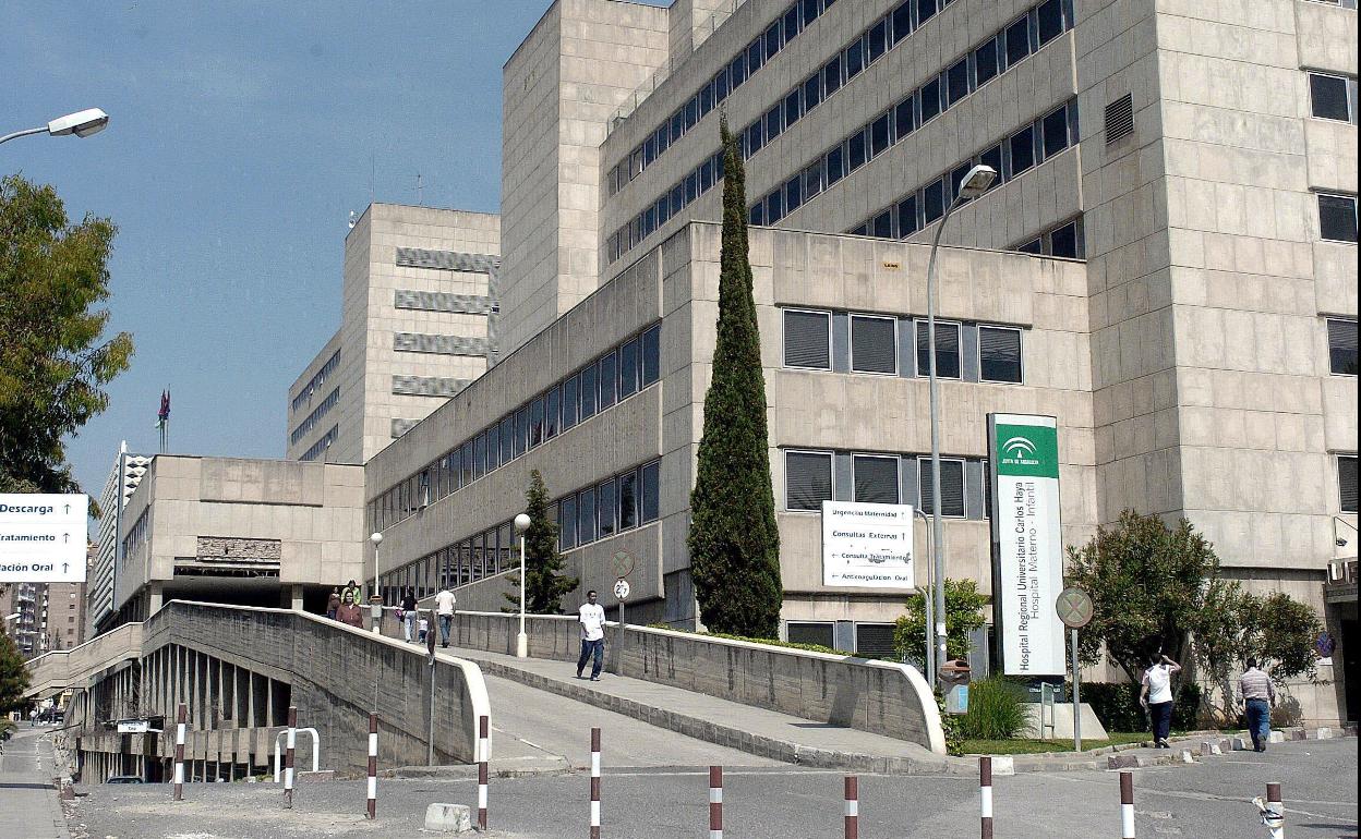 El pequeño falleció el domingo en el Materno. 