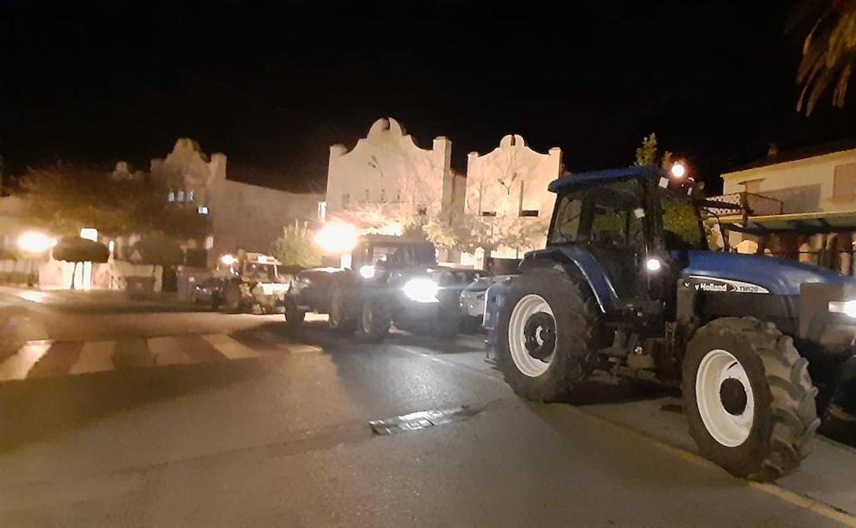 Limpieza con tractores de las calles. 