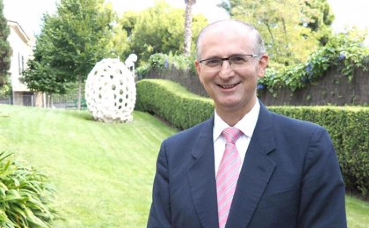 Alfonso Méndiz, que fue profesor de la UMA, nombrado rector de la Universidad Internacional de Cataluña