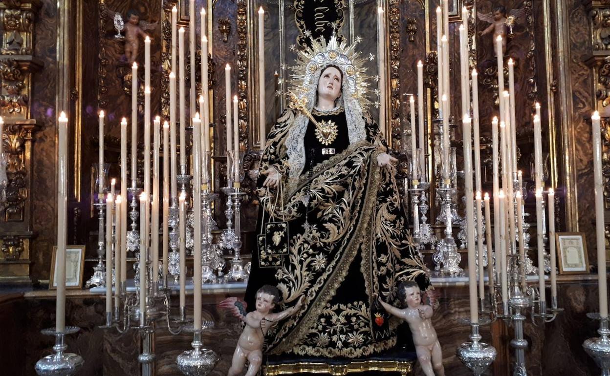 La Virgen de los Dolores de la Orden Tercera de Servitas, en su veneración del pasado Viernes de Dolores. 