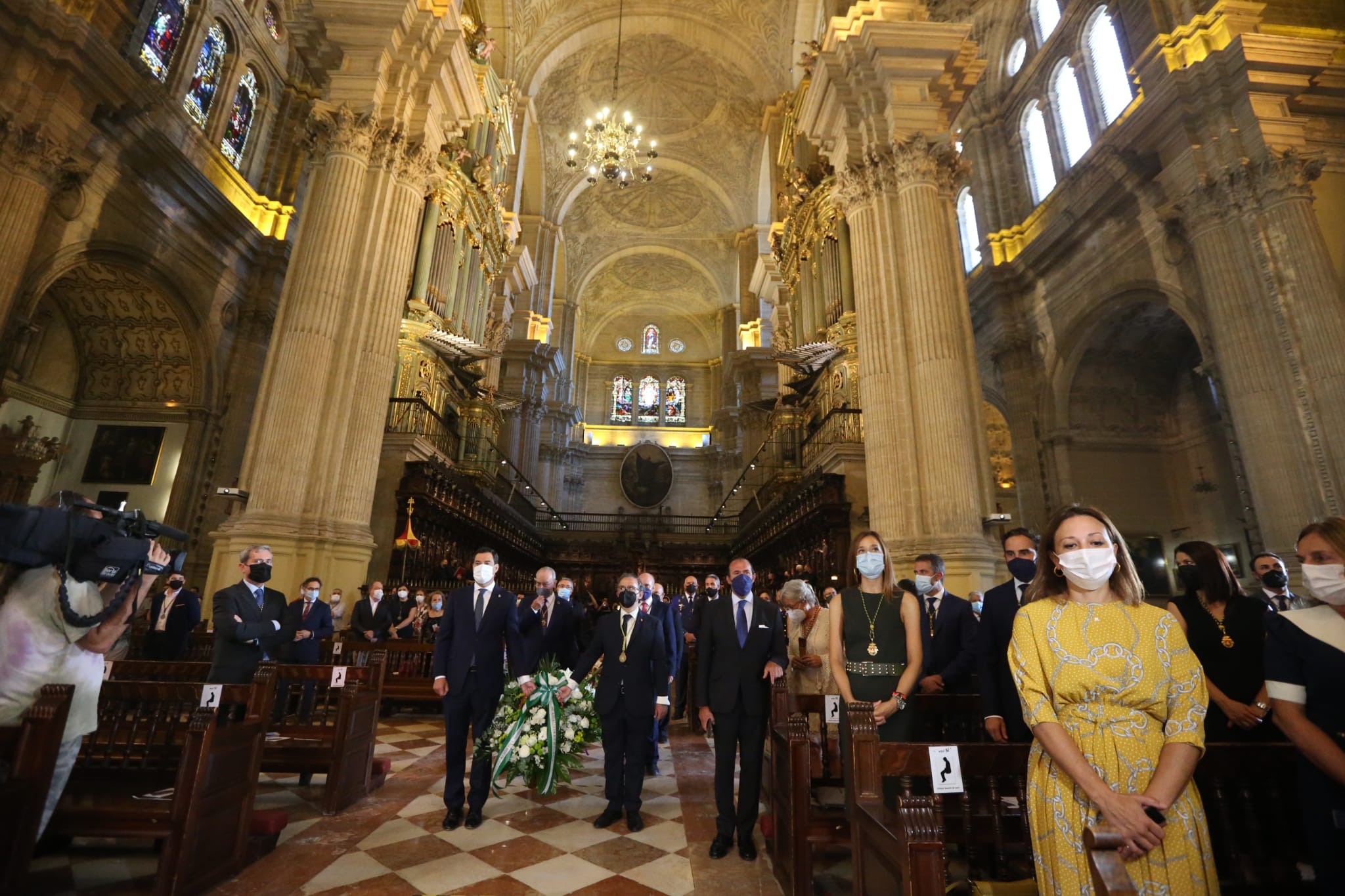 Ofrenda floral a la Virgen de la Victoria