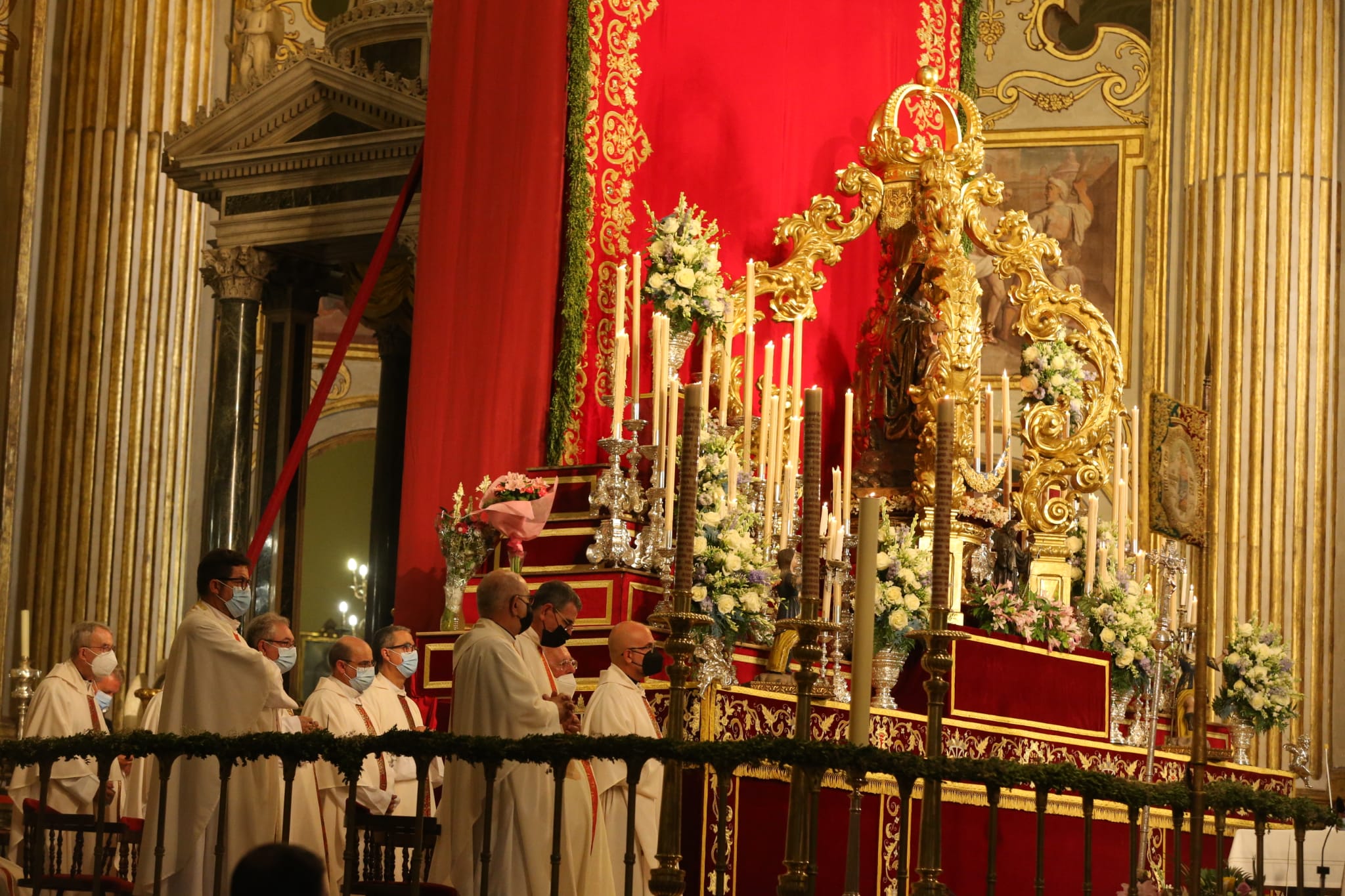 Ofrenda floral a la Virgen de la Victoria