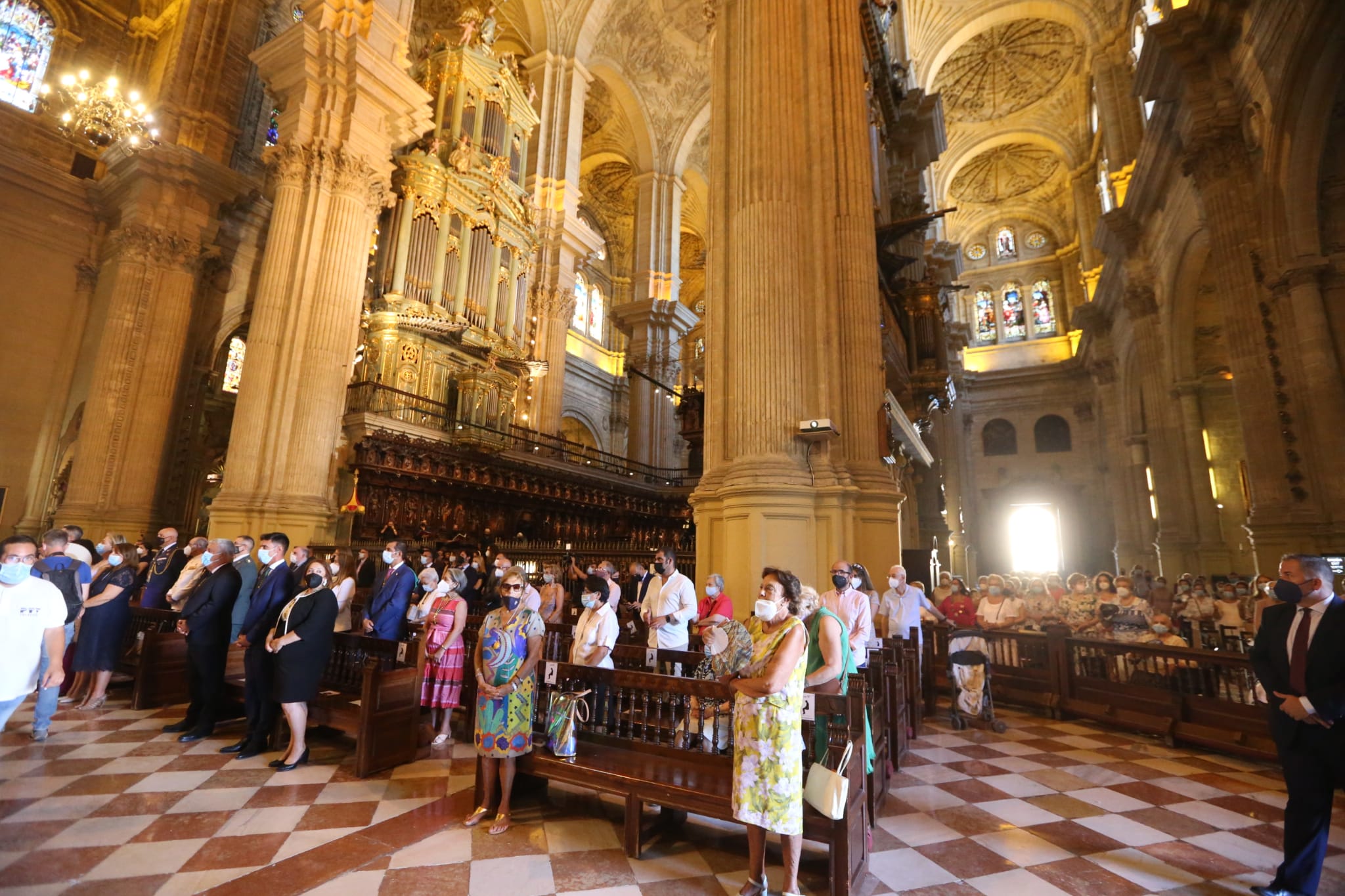 Ofrenda floral a la Virgen de la Victoria