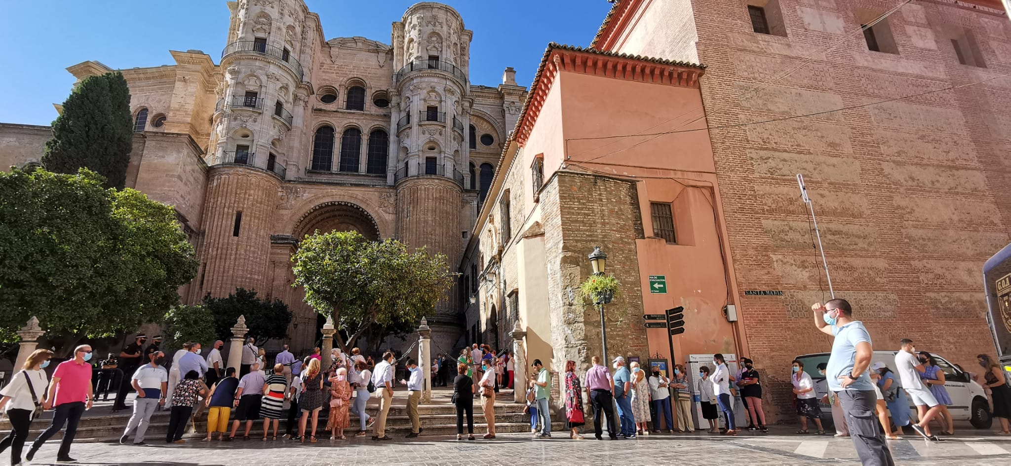 Ofrenda floral a la Virgen de la Victoria