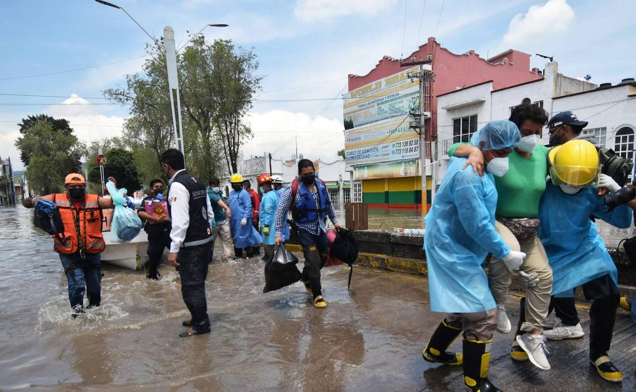 Evacuación del hospital del Seguro Social en Tula.