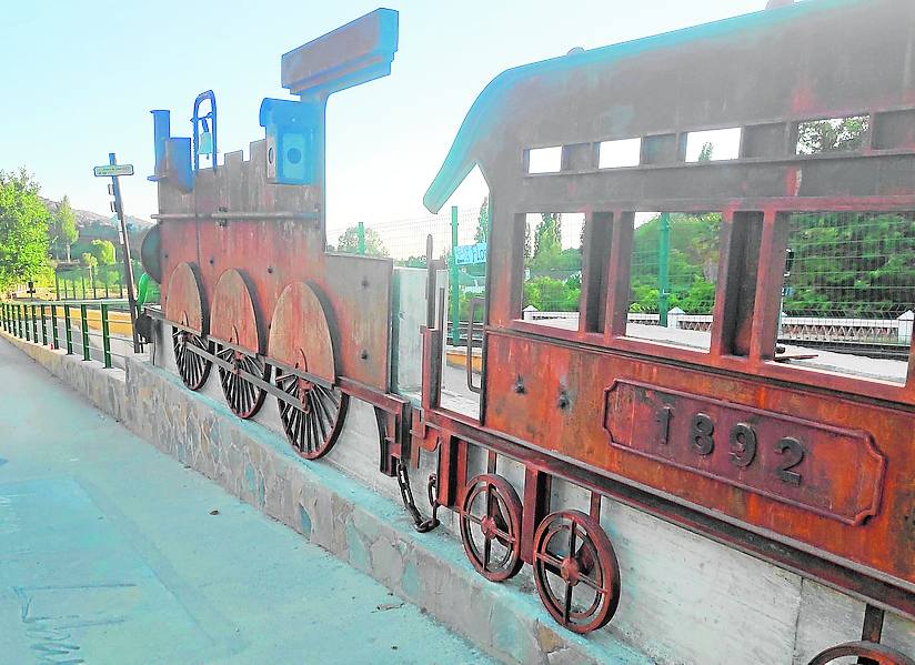 La Barriada de la Estación de Jimera es un núcleo de origen ferroviario y próximo al río. 