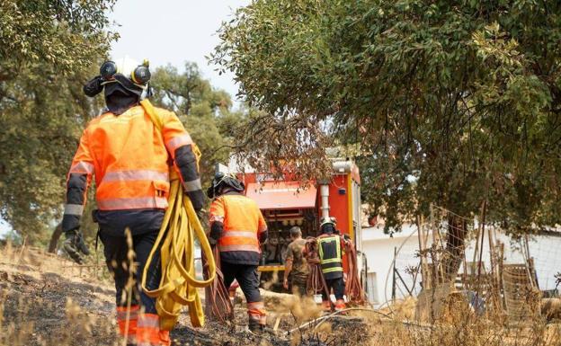 Incendio Málaga: La lucha contra el fuego continúa con mejores condiciones tras disolverse la nube de ceniza