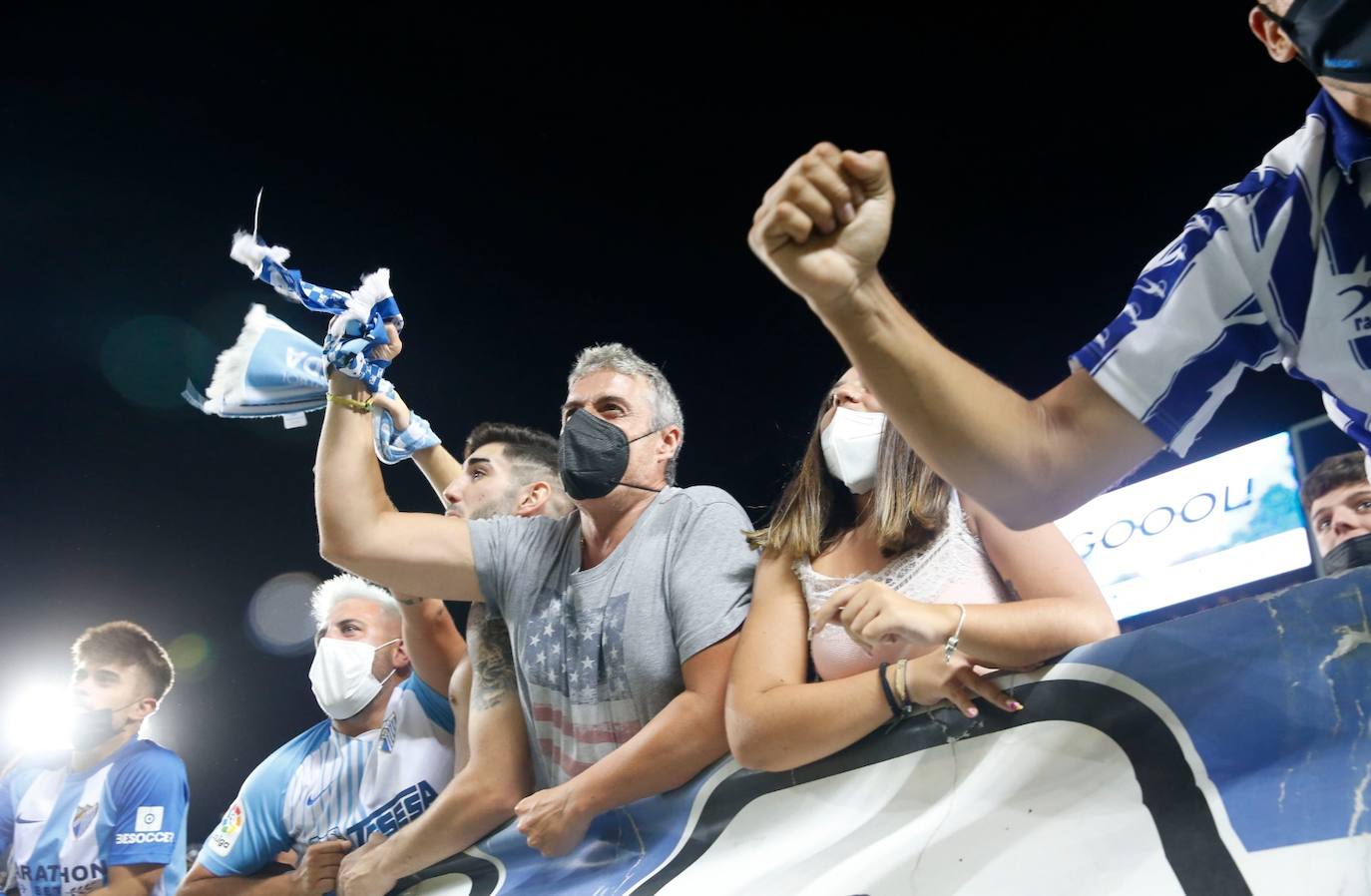 La Rosaleda volvió a mostrar un gran ambiente este domingo, pese a las restricciones por el covid 