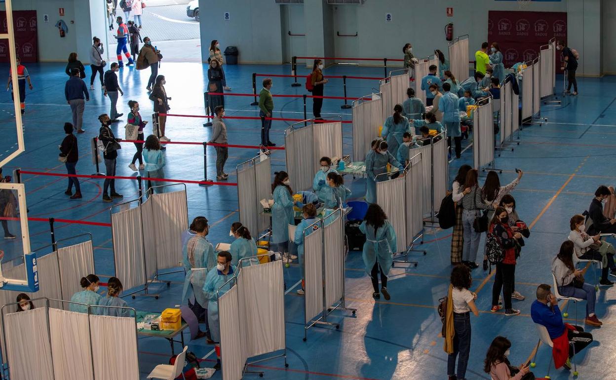 Covid Andalucía: Especial vigilancia en Andalucía ante la variable Mu del coronavirus, «más contagiosa y que sortea mejor los anticuerpos»