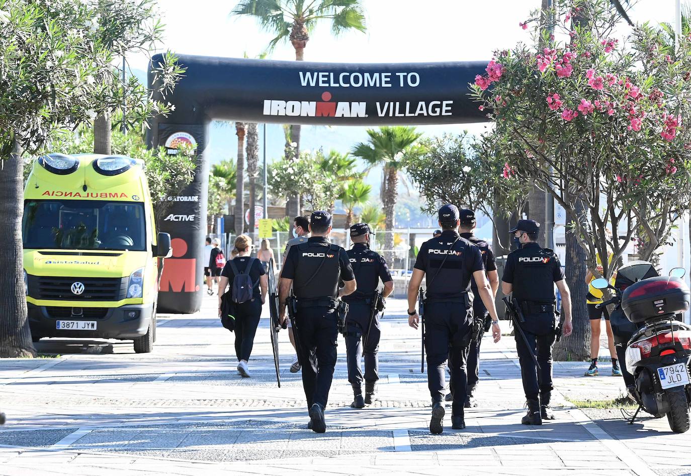 La prueba ha constado de dos kilómetros a nado desde en la playa de Levante de Puerto Banús, 90 en bicicleta, con un recorrido que va desde Marbella hasta Cártama y otros 21 kilómetros a pie por el paseo marítimo.