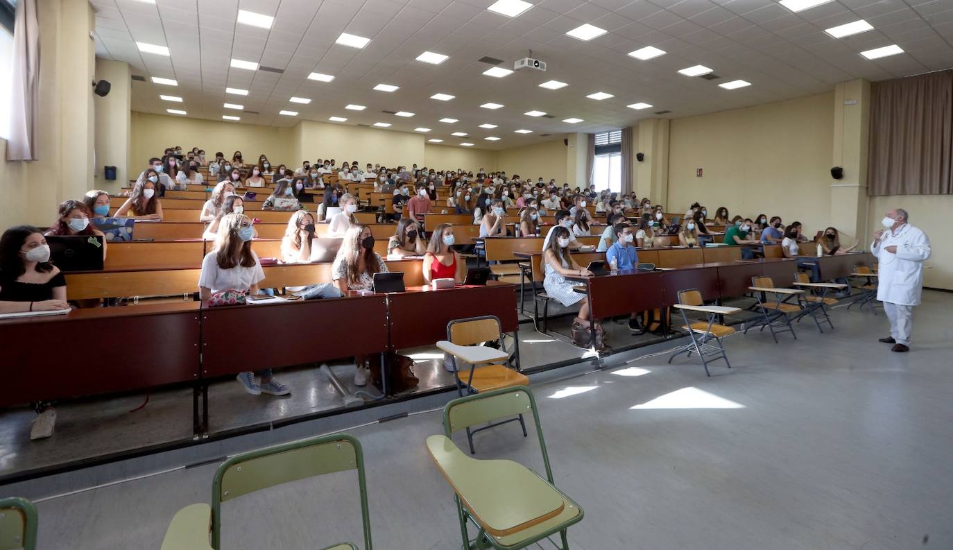 Los estudiantes de Medicina, los primeros en volver a las aulas de la UMA. 