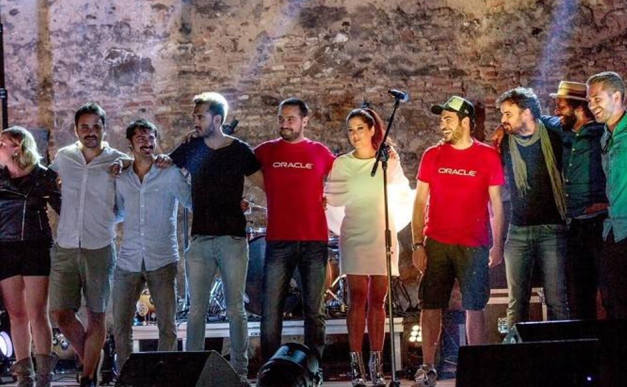 Músicos de la compañía Oracle, con sede en el PTA