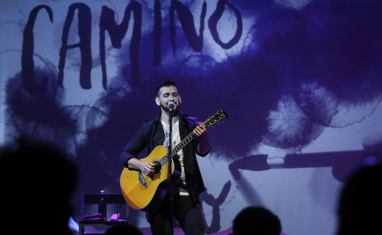 Fran Perea, durante la presentación de su disco en La Cochera Cabaret