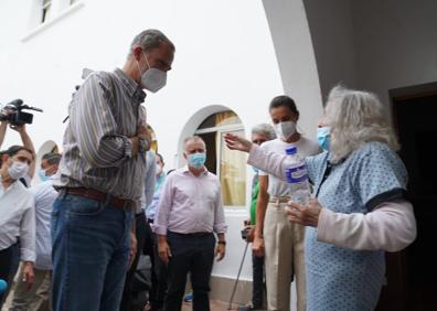 Imagen secundaria 1 - Los Reyes, durante su visita a La Palma. 