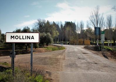 Imagen secundaria 1 - El camino empieza junto al parque de Santillán. Este recorrido se hace íntegramente por territorio de Mollina. Ermita de la Virgen de la Oliva.