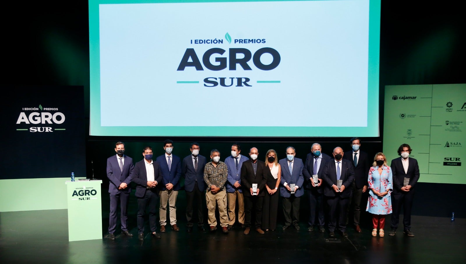 El Auditorio Edgar neville de la Diputación de Málaga ha acogido el acto de entrega de los primeros premios AGRO SUR. La gala contó con el patrocinio de Cajamar y Gusto del Sur como entidad colaboradora