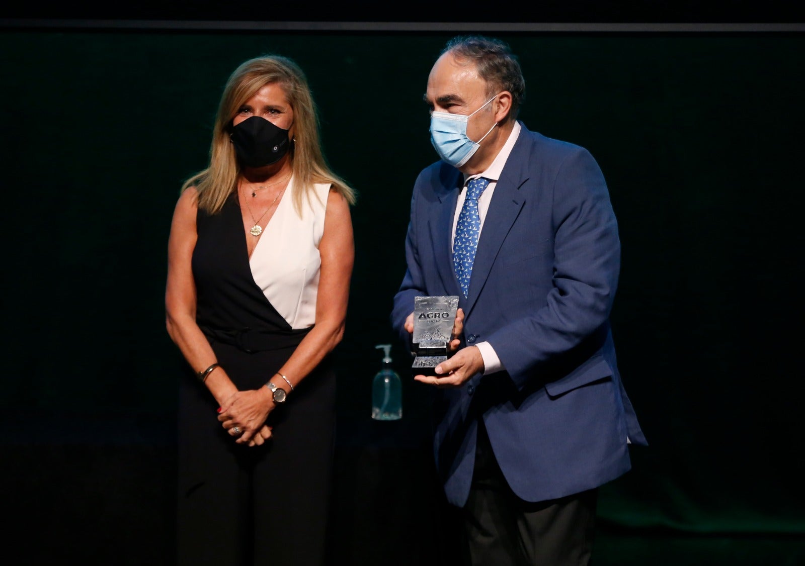 El Auditorio Edgar neville de la Diputación de Málaga ha acogido el acto de entrega de los primeros premios AGRO SUR. La gala contó con el patrocinio de Cajamar y Gusto del Sur como entidad colaboradora