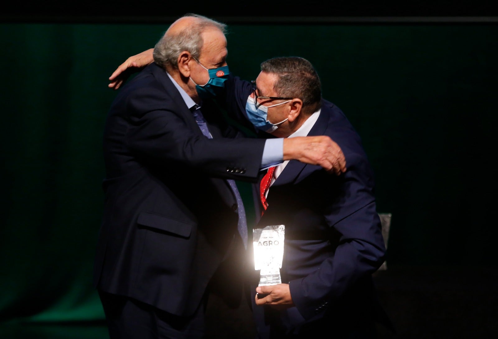 El Auditorio Edgar neville de la Diputación de Málaga ha acogido el acto de entrega de los primeros premios AGRO SUR. La gala contó con el patrocinio de Cajamar y Gusto del Sur como entidad colaboradora