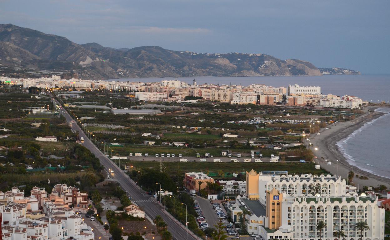 El Playazo es una de las pocas franjas libres de edificación en el litoral malagueño, con una superficie de más de un millón de metros cuadrados. 