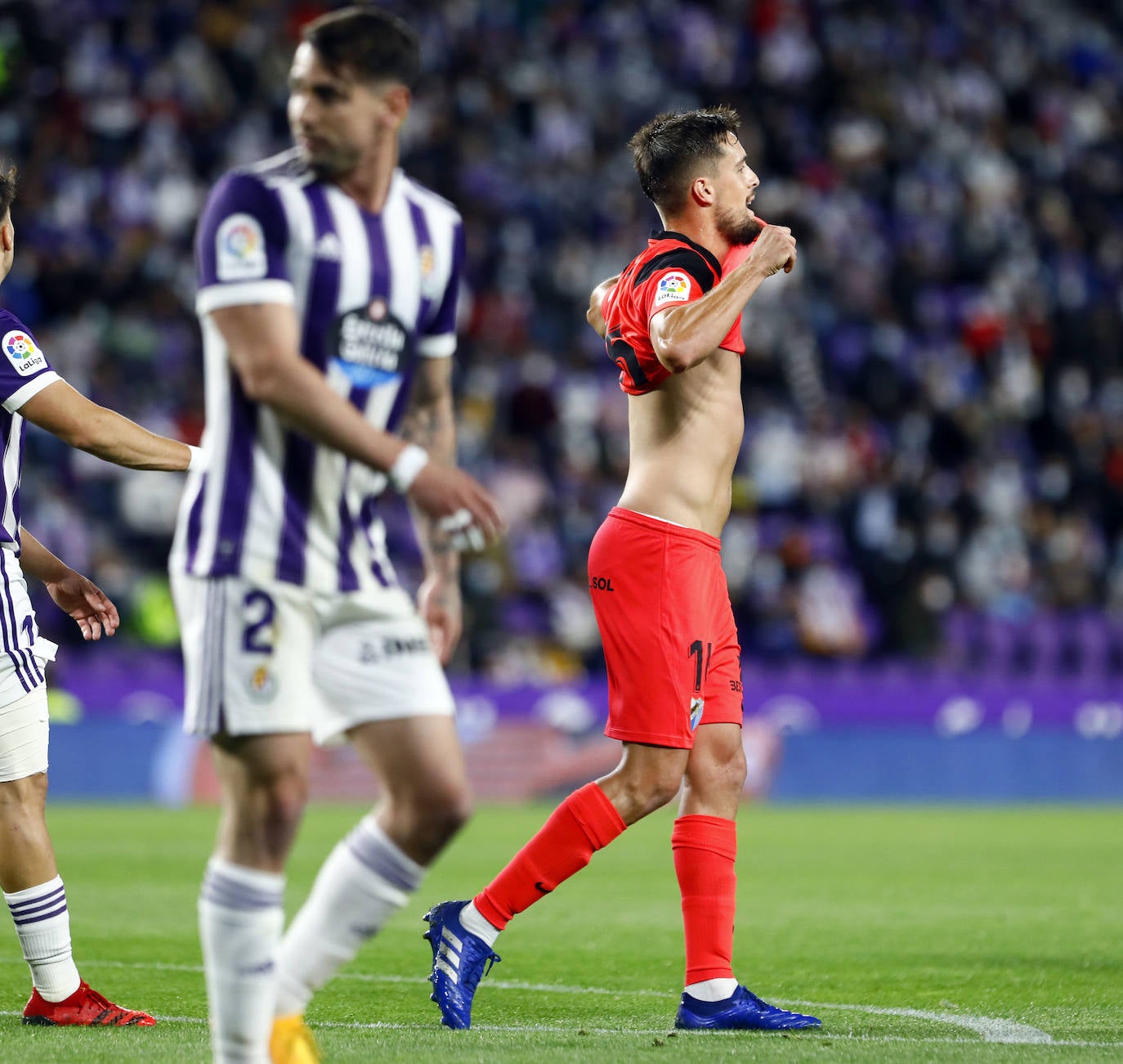 El Málaga logra un importante empate en su visita al Valladolid. 