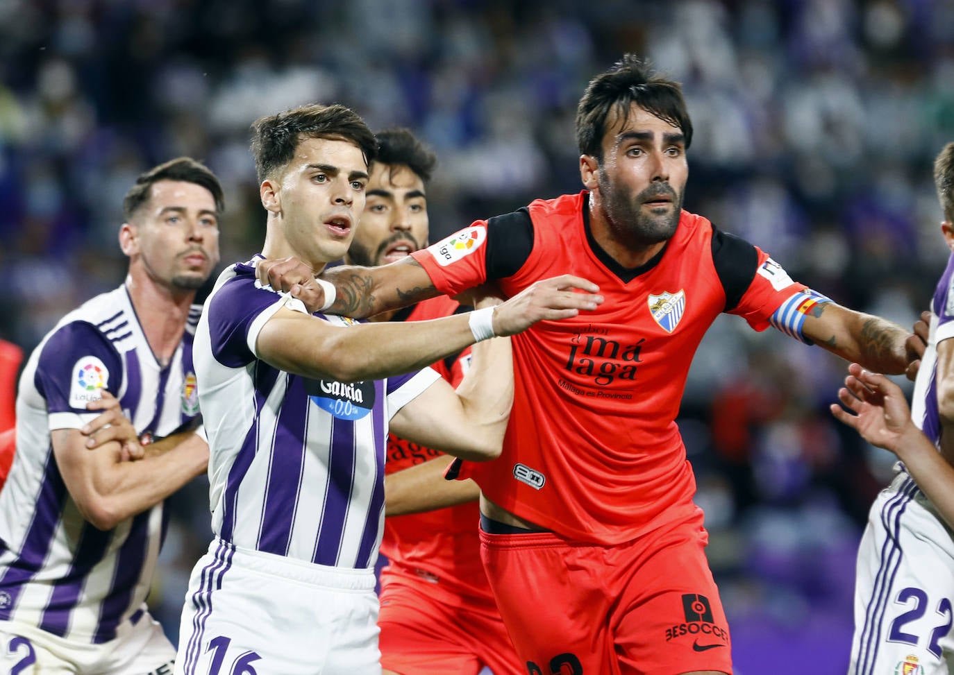 El Málaga logra un importante empate en su visita al Valladolid. 