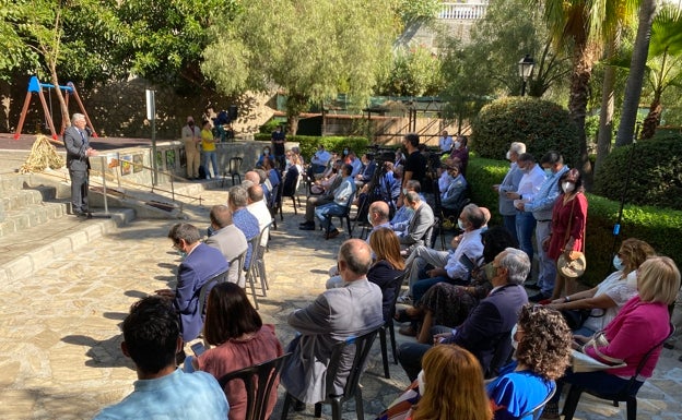 Imagen principal - El acto de constitución de la asociación ha tenido lugar en el parque La Alcúa de El Borge. 