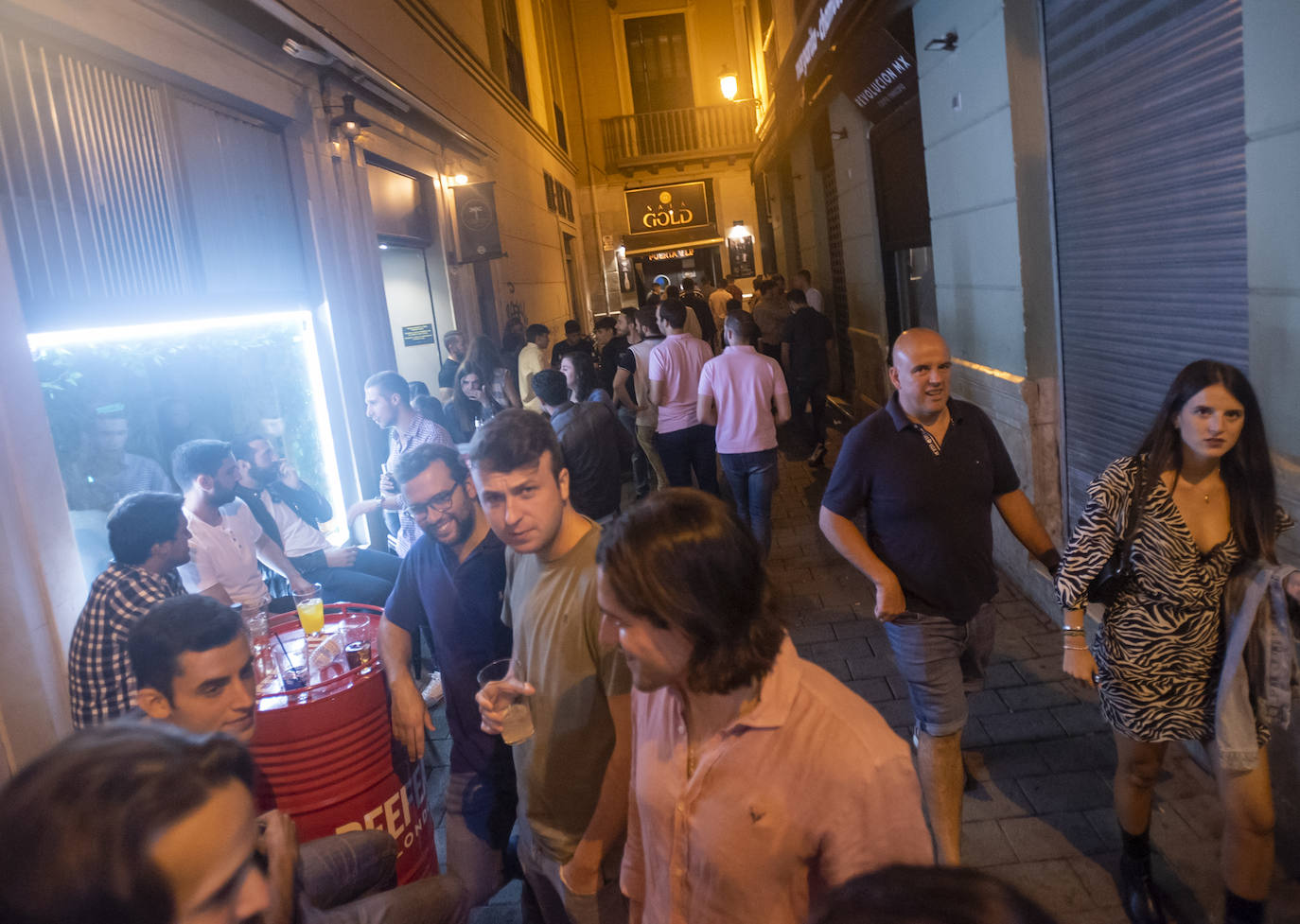Fotos: El ocio nocturno recupera su horario habitual en Málaga con el 100% del aforo y las pistas abiertas