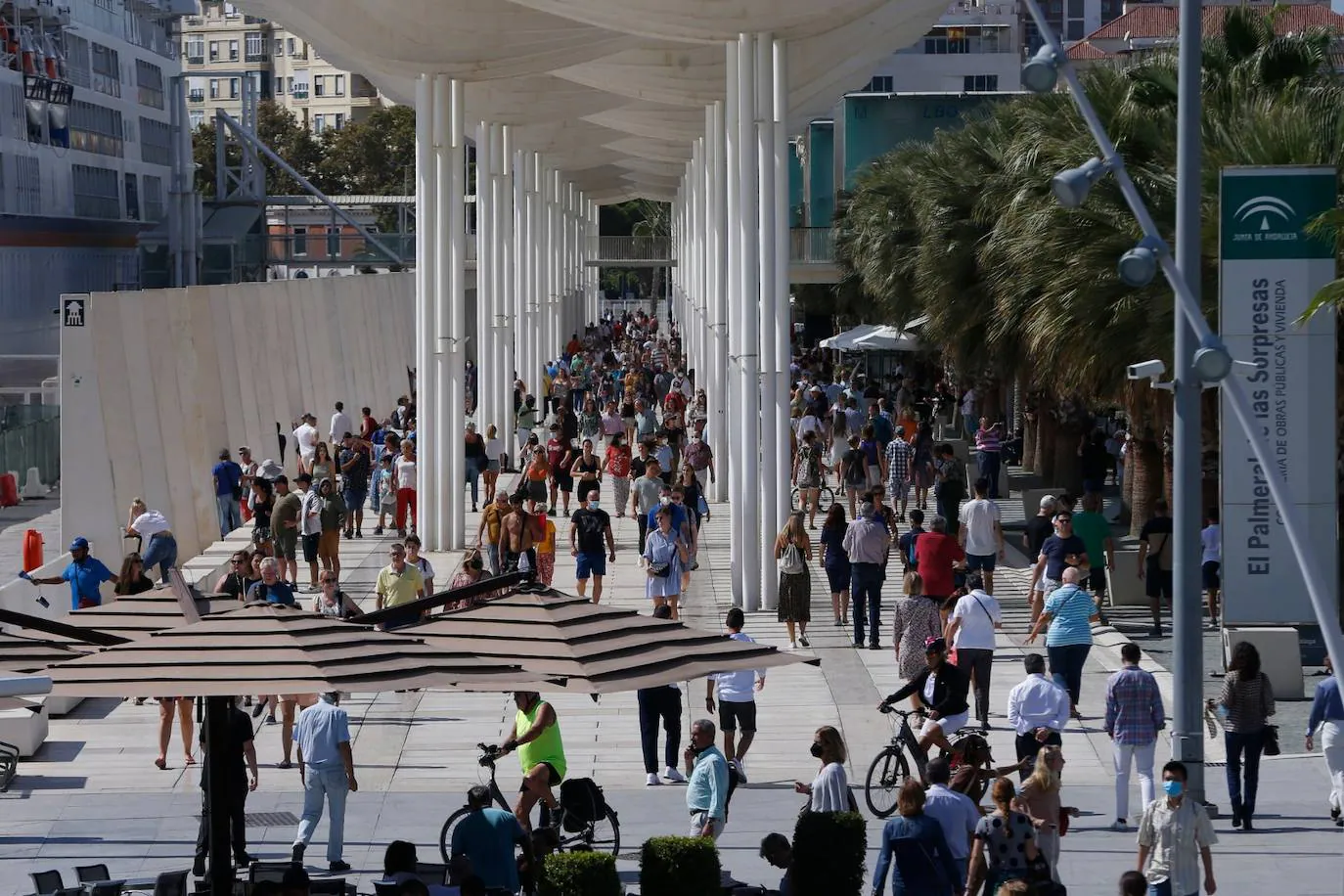 Gran ambiente este domingo en el Centro de Málaga. 