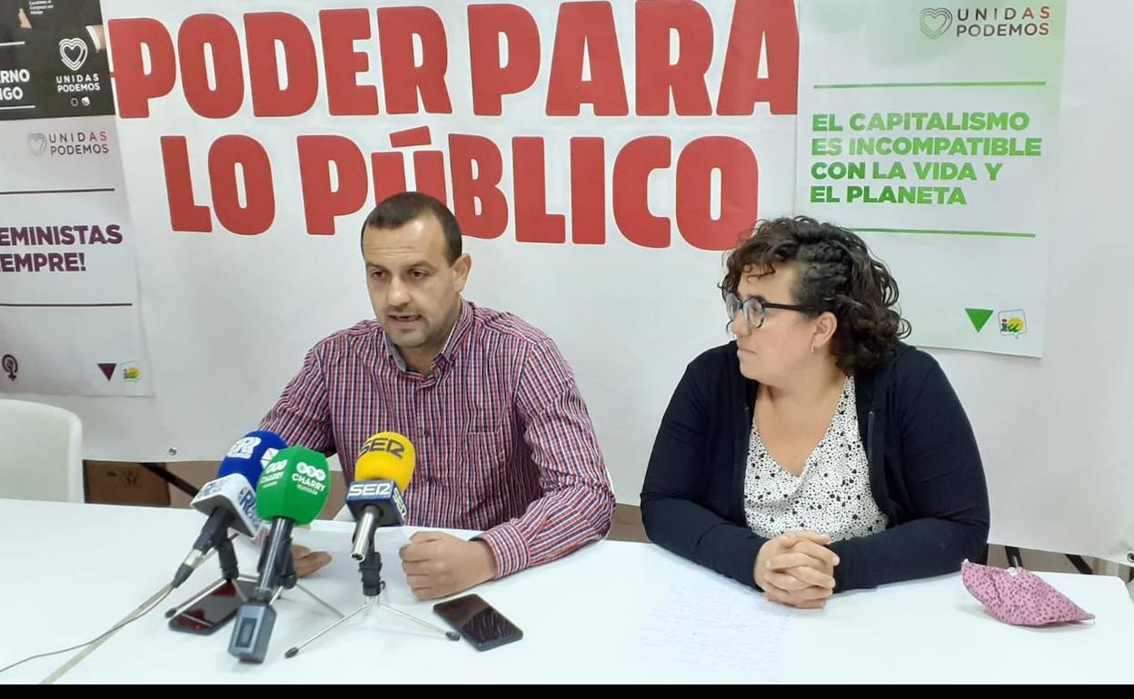 Álvaro Carreño dimite como edil de IU por «agotamiento« y pasa el relevo a la número dos, Fran Sancho