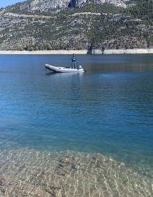 Imagen secundaria 2 - Labores de búsqueda en el embalse