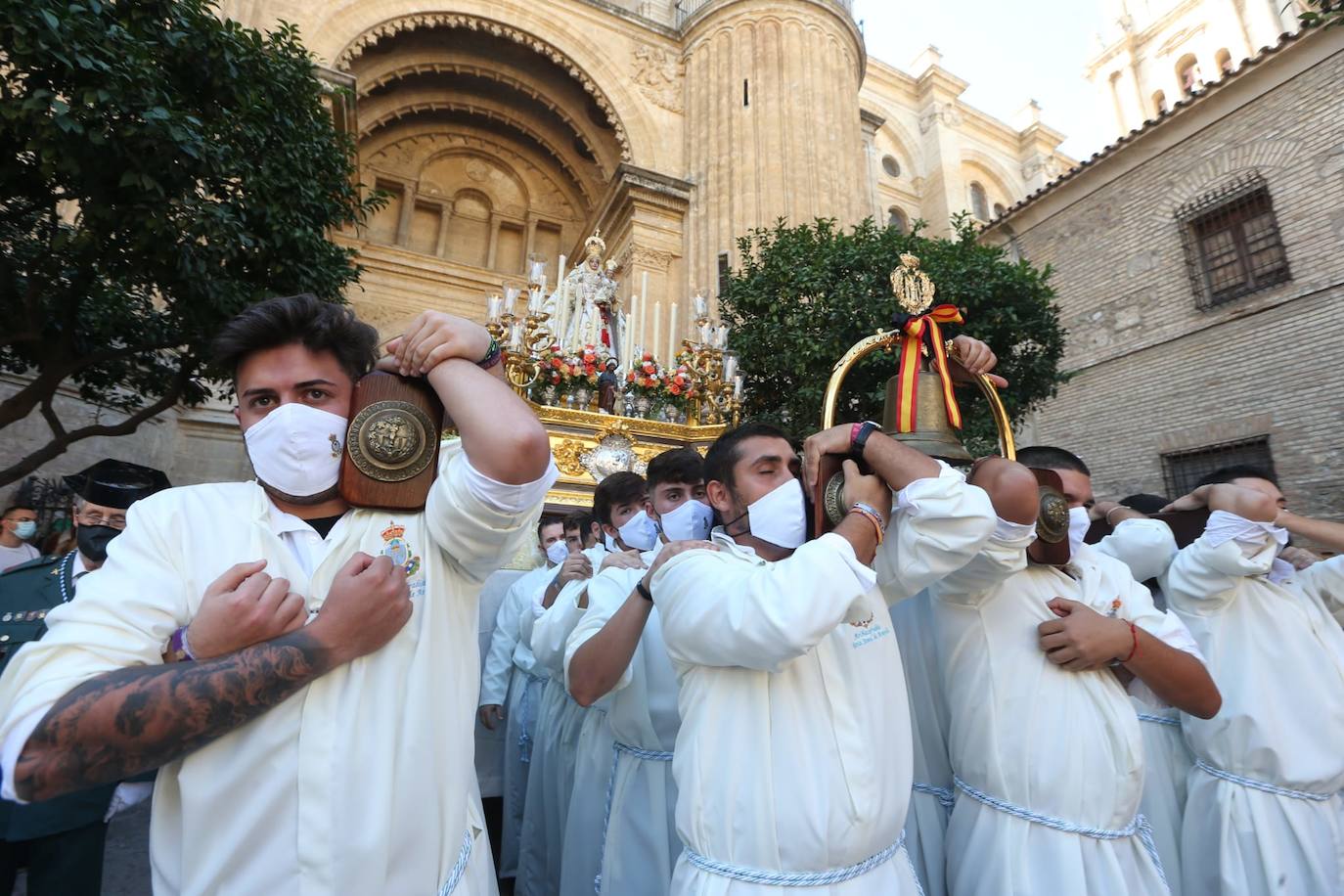 Como ya ocurriera en 2012, la Virgen de Araceli volvió a protagonizar el anual rosario de la Agrupación de Hermandades y Congregaciones de Gloria, aunque, en este ocasión, en el marco del centenario de la implantación en Málaga de su archicofradía, la corporación filial de la patrona de Lucena más antigua de España.