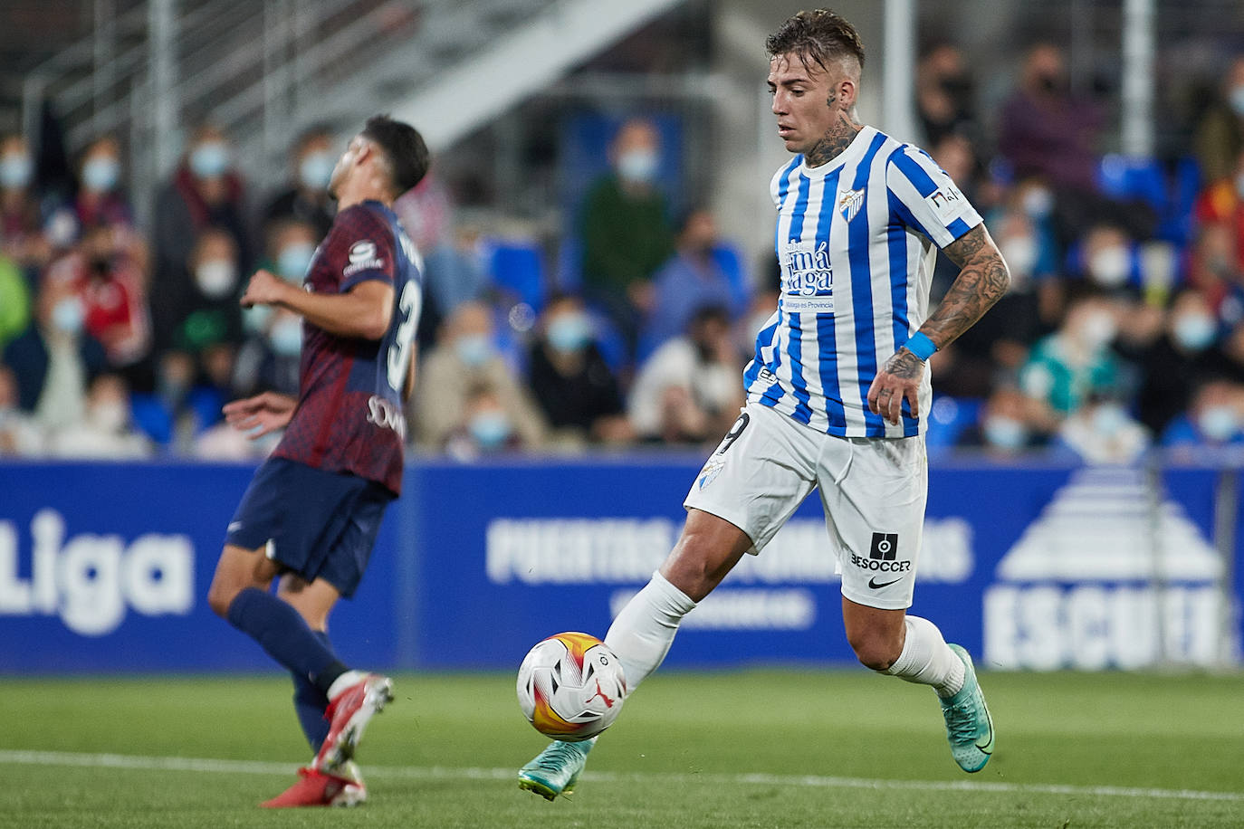 El Málaga se llevó un punto de su visita al estadio El Alcoraz 