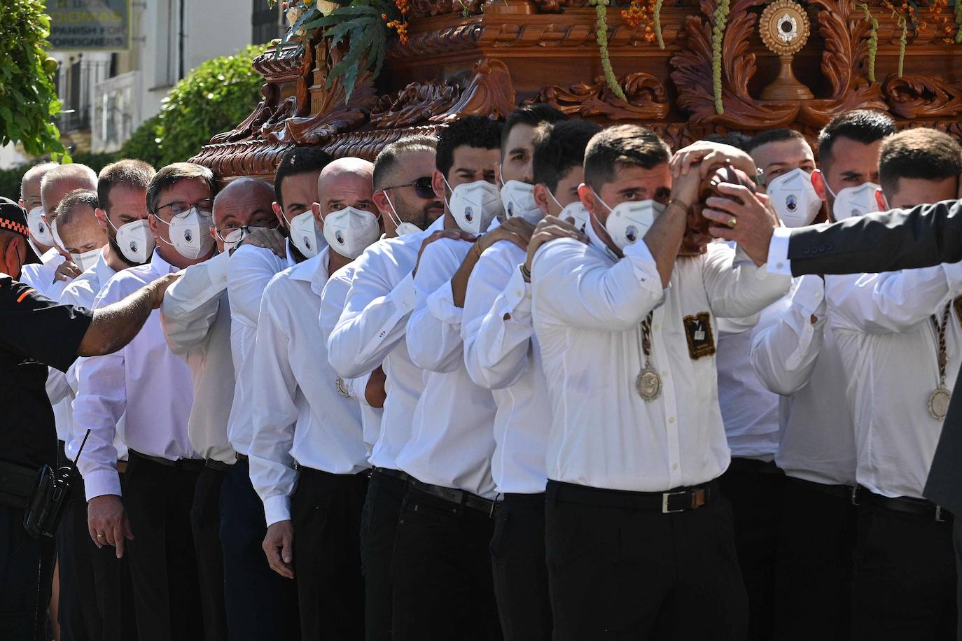 Procesión de San Pedro por las calles de Marbella. 