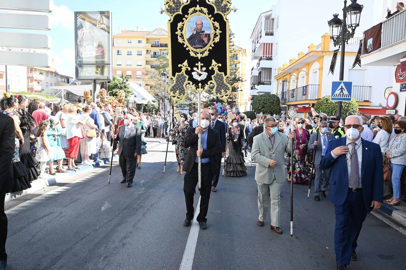 Procesión de San Pedro por las calles de Marbella. 