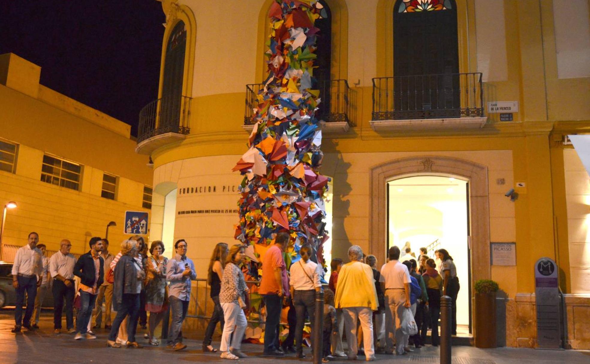 Las palomas de colores regresarán a la fachada de la Casa Natal. 